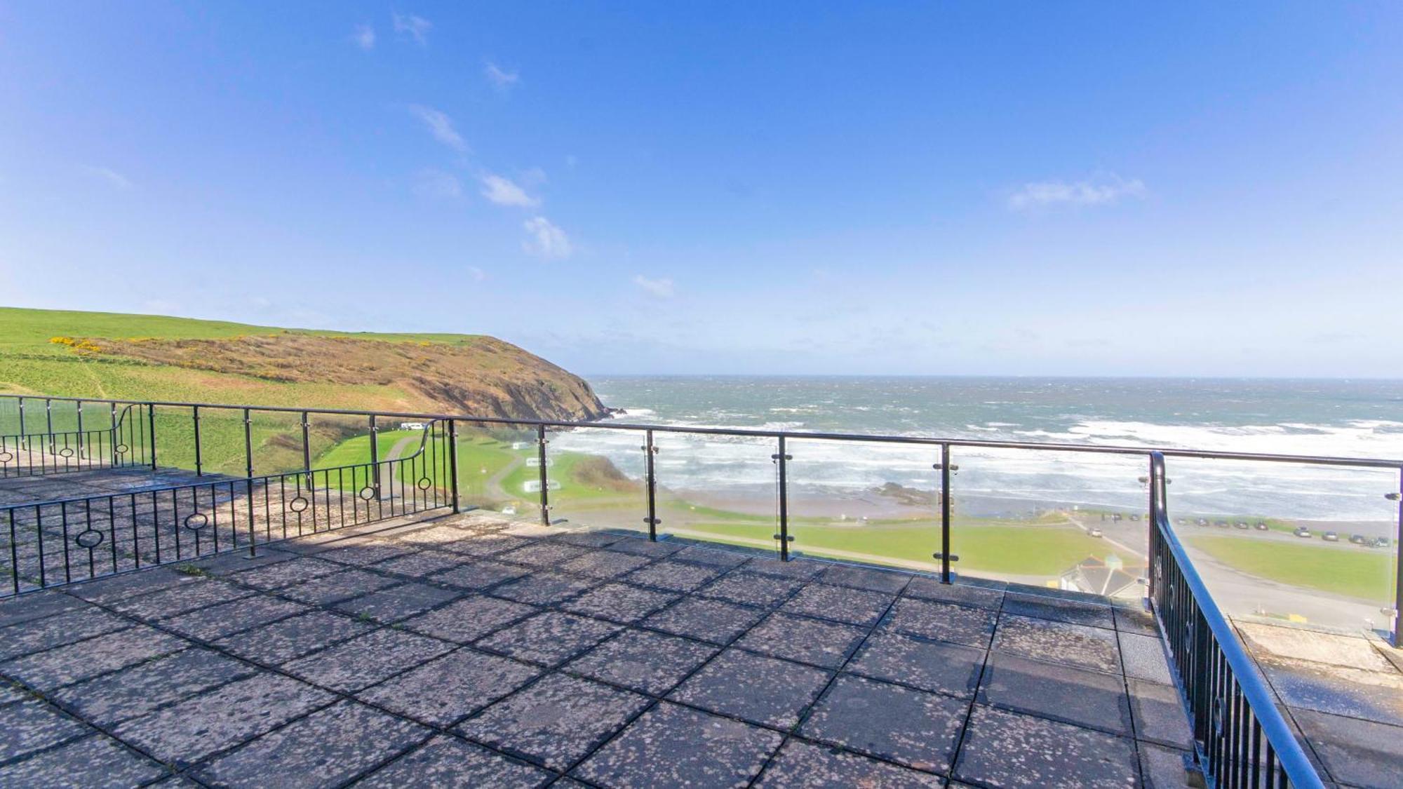 Clifton Court Apt 16 With Indoor Heated Pool & Sea Views Croyde Exteriér fotografie